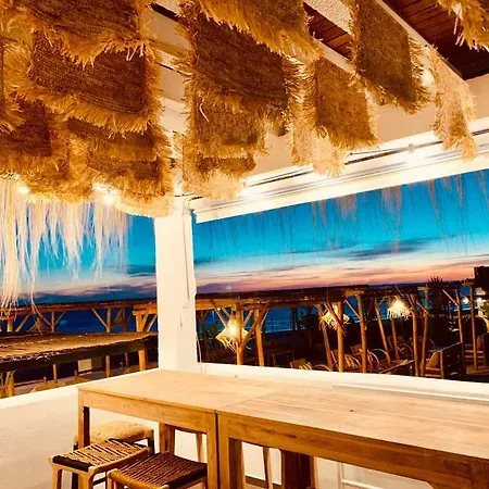 Fergus Conil Park מלון 4*