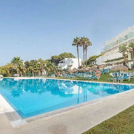 Отель Fergus Conil Park 4*