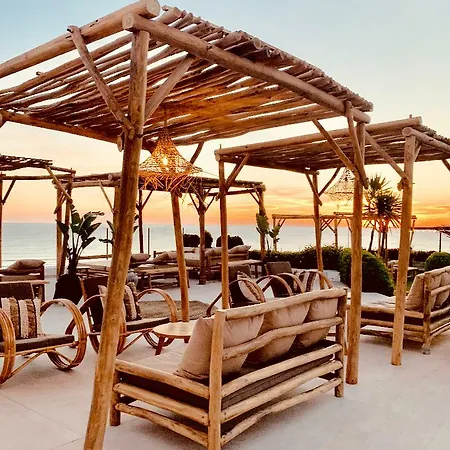 Fergus Conil Park מלון 4*