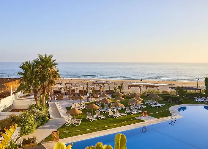 Fergus Conil Park Отель 4*