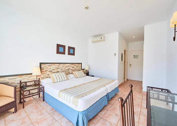 Hotel Fergus Conil Park 4*