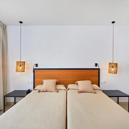酒店 Fergus Conil Park 4*