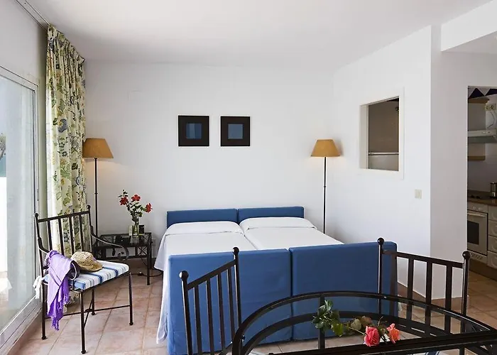 Fergus Conil Park Отель 4*